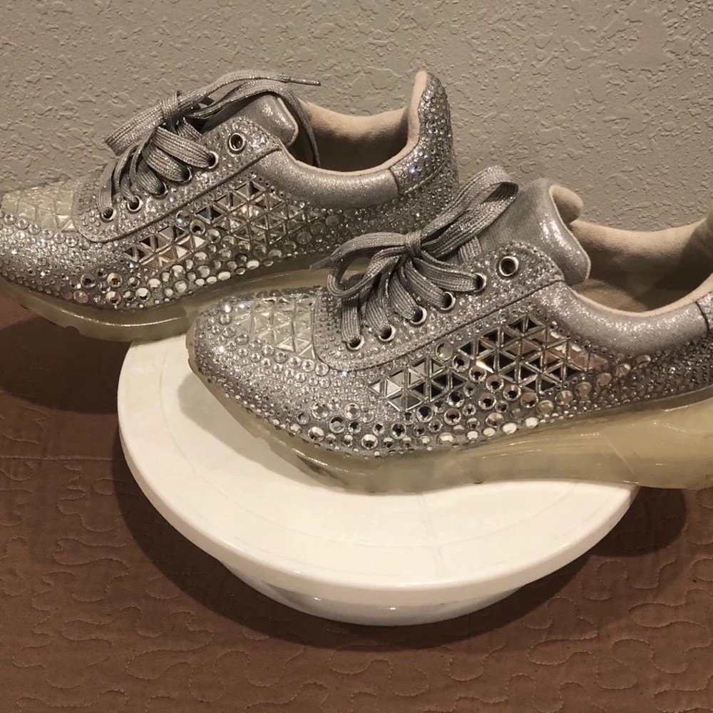 COPY - Women’s Steve Madden Embellished Carissa Sneakers (Size 8)